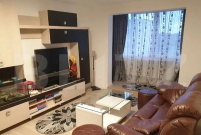 Apartament cu 4 camere decomandat în Tractorul - 9