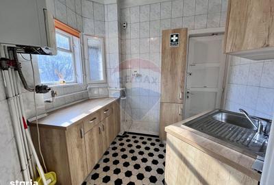 Apartament cu 4 camere decomandat în P-ța Victoriei - 18