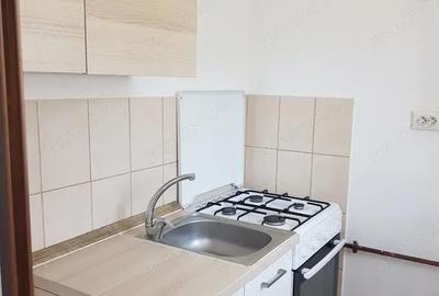 Garsonieră decomandată în Steaua - 2