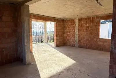 Casă cu Teren 536 Mp în Groși - 16