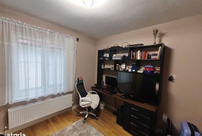 Casă cu 4 camere cu Teren 3000 Mp în Central - 9