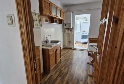 Apartament cu 3 camere decomandat în Coman - 1