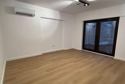 Apartament cu 3 camere în P-ța Victoriei - 4
