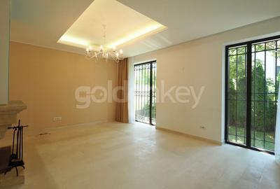 Duplex cu 8 camere cu Canalizare în Iancu Nicolae - 2