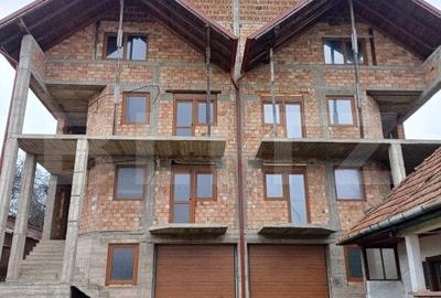 Duplex la rosu in Luna, langa Campia Turzii - 2