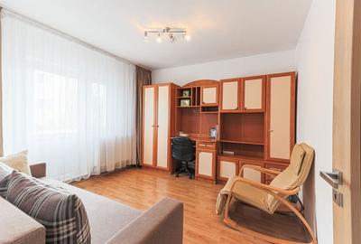 De vânzare apartament spațios cu 2 camere decomandat etaj 3 Comision 0 - 5