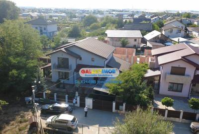 Casă cu 4 camere cu Garaj în Central - 3