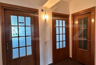 Apartament cu 4 camere decomandat în Calea București