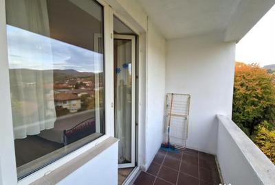 Apartament cu 3 camere decomandat în Săsar - 2