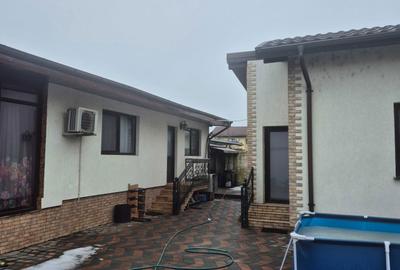 Casă cu 4 camere în Central