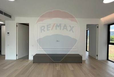 Apartament cu 2 camere semidecomandat, mobilat în Aviației