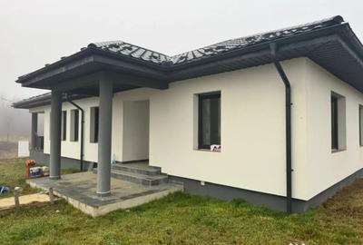 Casă cu 4 camere cu Teren 650 Mp în Satu Nou de Jos - 3