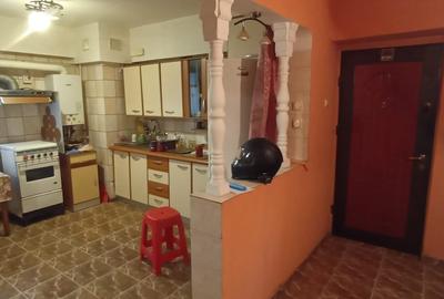 Apartament cu 4 camere decomandat, mobilat în Mărgeanului - 3