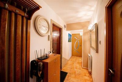 Apartament luminos cu 2 camere decomandate  zona  Rasnov - 10