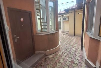 Capitol, imobil P+1, IDEAL BIROURI, 150 mp., curte - 2