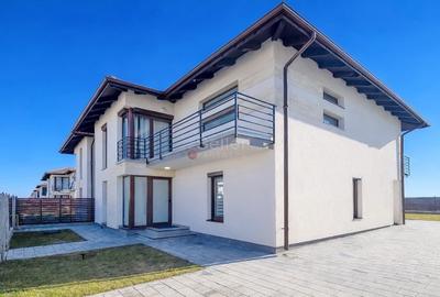 Casă individuală cu 4 camere cu Canalizare în Central - 1