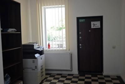 Casă individuală cu 7 camere cu Canalizare în Semicentral - 12