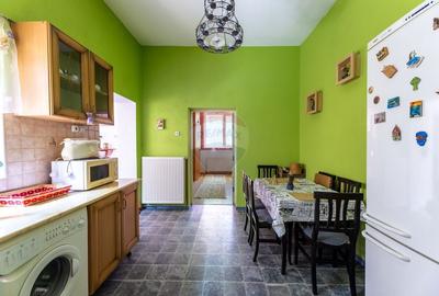 Casa de inchiriat  2 camere, curte intima - zona centrala - 5