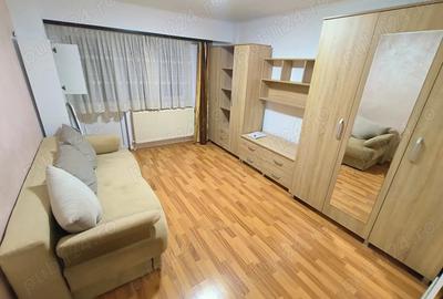 Garsoniera utilata complet, zona Sens etaj 3 - 1