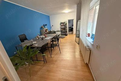 Spațiu comercial, de 60 mp, în Central - 4