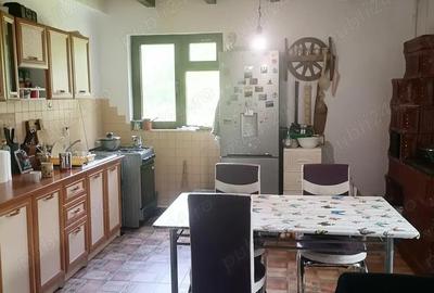 Casă cu 6 camere cu Teren 1056 Mp în Central - 16