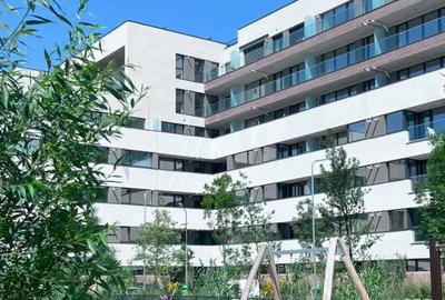 Apartament cu 4 camere semidecomandat în Străulești