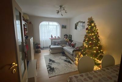 Apartament cu 3 camere semidecomandat în Central - 1