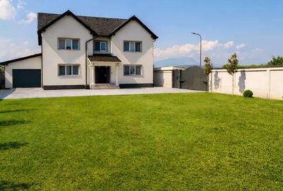 Casă cu 5 camere cu Teren 806 Mp în Cristian - 1