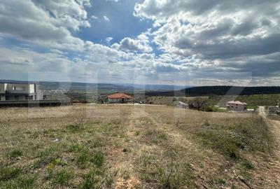 Teren de 1050 mp, în Central