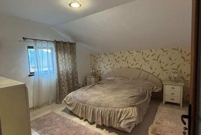 Apartament cu 4 camere în Central - 1