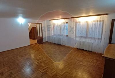 Casă individuală cu 4 camere cu Teren 300 Mp în Central - 5