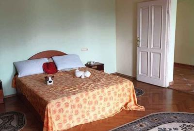 Casă cu 4 camere decomandat în Central - 4