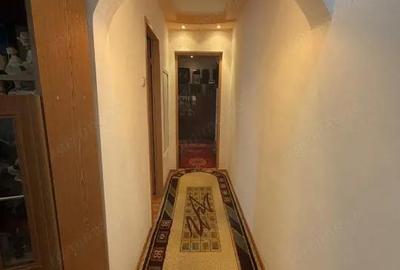 Apartament cu 3 camere semidecomandat în Craiovița Nouă - 11