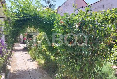 Casa 214 mp utili singur in curte 800 mp teren zona centrala Cisnadie - 24