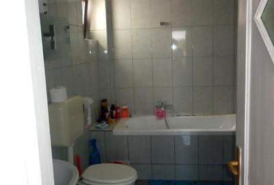 Casă cu 4 camere decomandat în Central - 3