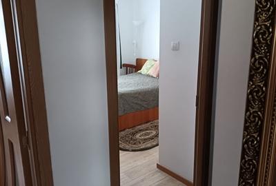 Apartament cu 3 camere decomandat, mobilat în Republicii