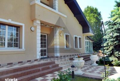 Casă cu 6 camere cu Teren 1400 Mp în Central - 10