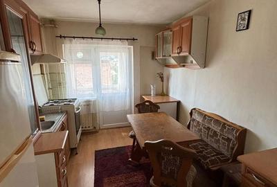 Apartament 3 camere  decomandat , zona  Cetate - 2