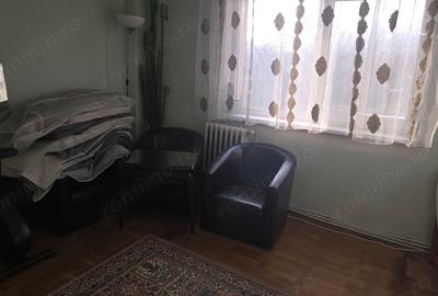 Apartament cu 3 camere decomandat în 22 Decembrie - 15