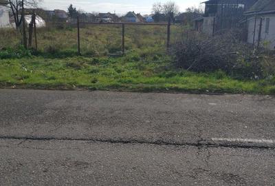 Teren de 1860 mp, în Parța - 1