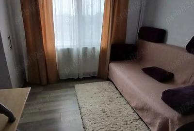 Inchiriez apartament cu 3 camere