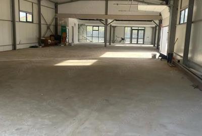Spațiu comercial, de 300 mp, în Central - 3