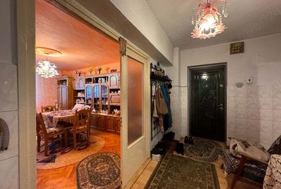 Apartament cu 3 camere decomandat în 22 Decembrie - 6