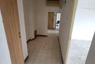 Apartament cu 3 camere decomandat, mobilat în Trafic Greu - 6