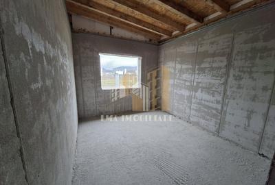 Casă individuală cu 4 camere cu Canalizare în Sânpetru - 17