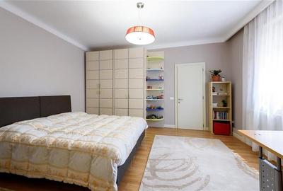 Resedinta cu:foisor,2 garaje, crama tip restaurant+garsoniera lux ... - 22