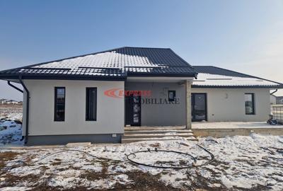 Casă cu 4 camere cu Canalizare în Dragomirești-Vale - 2