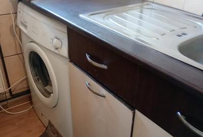 Garsonieră decomandată în Tractorul