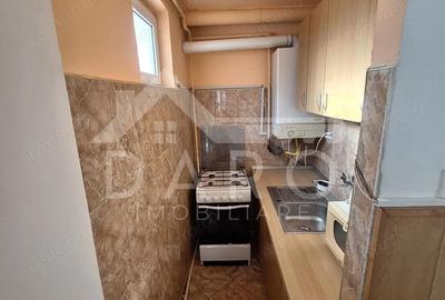 Apartament cu 2 camere decomandat în Rovinari - 3