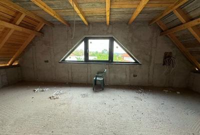 Casă cu 4 camere cu Teren 500 Mp în Șimian - 2